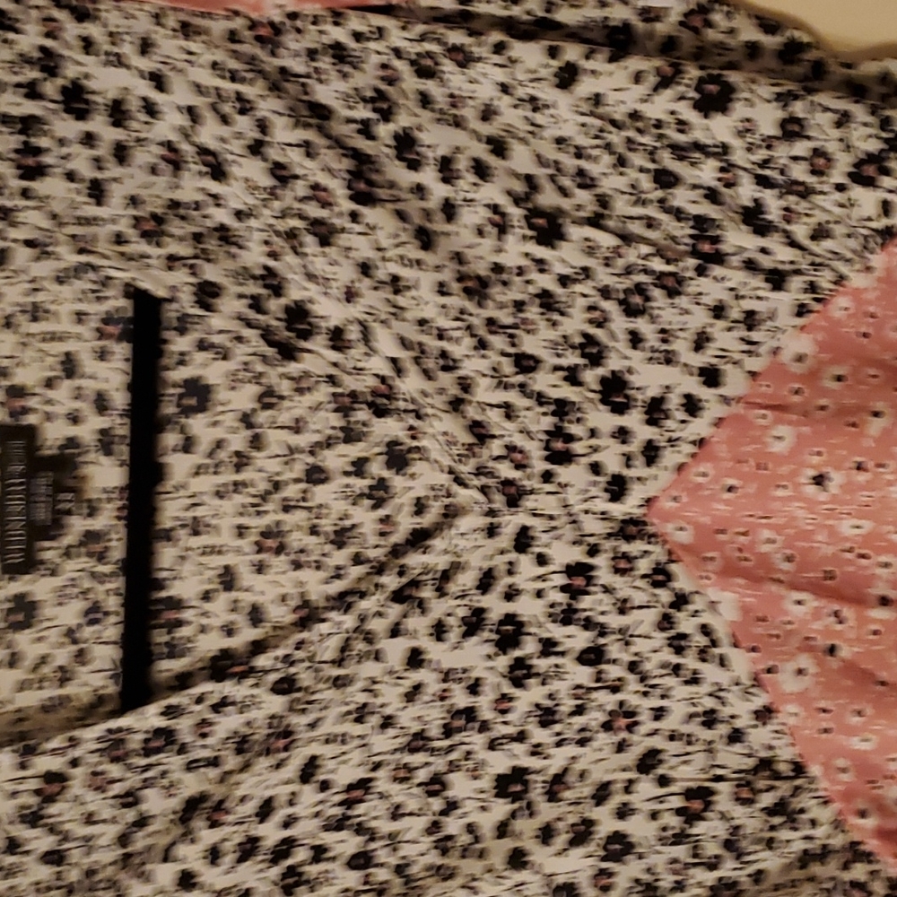 Wednesday's Girl print top - Picture 2 of 5